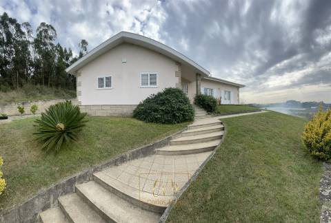 Moradia Isolada T5 Venda em Ruivães e Novais,Vila Nova de Famalicão