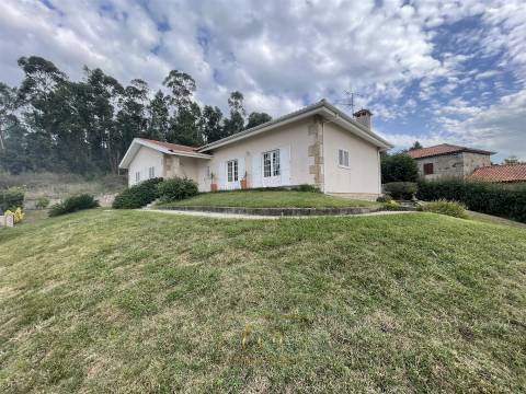 Moradia Isolada T5 Venda em Ruivães e Novais,Vila Nova de Famalicão