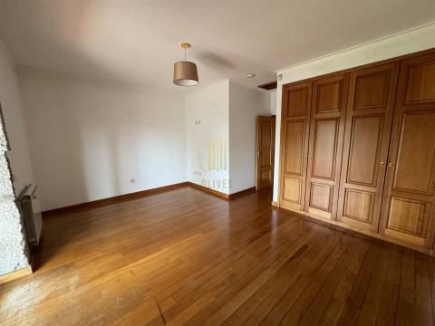 Moradia Isolada T3+1 Venda em Oliveira (Santa Maria),Vila Nova de Famalicão