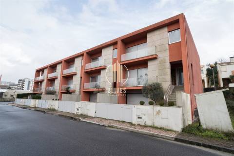 Moradia em Banda T3 Venda em Oliveira (São Mateus),Vila Nova de Famalicão