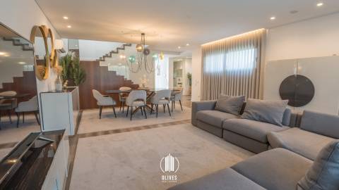 Moradia Geminada T4 Venda em Oliveira (Santa Maria),Vila Nova de Famalicão