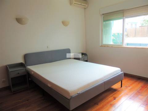 Apartamento T2 mobilado para arrendar em Lisboa Marquês de Pombal