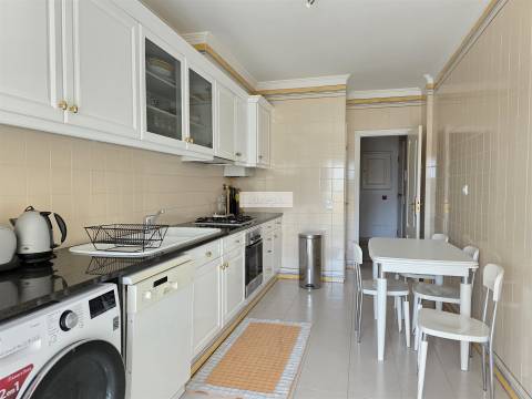 Apartamento T2 para arrendar, garagem, piscina, praia, Carcavelos, condomínio fechado, segurança 24h