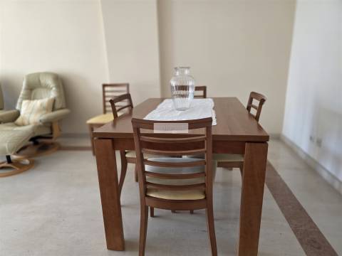 Apartamento T2 para arrendar, garagem, piscina, praia, Carcavelos, condomínio fechado, segurança 24h