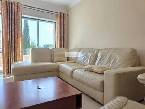 Apartamento T2 para arrendar, garagem, piscina, praia, Carcavelos, condomínio fechado, segurança 24h