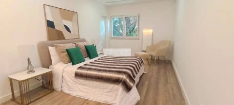 Moradia T4 totalmente renovada com piscina na Herdade da Aroeira