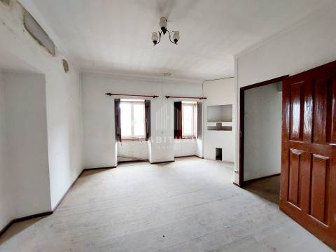 Apartamento T2 com terraço em Lanhelas