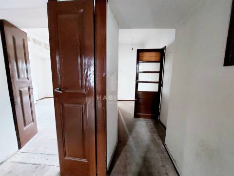 Apartamento T2 com terraço em Lanhelas
