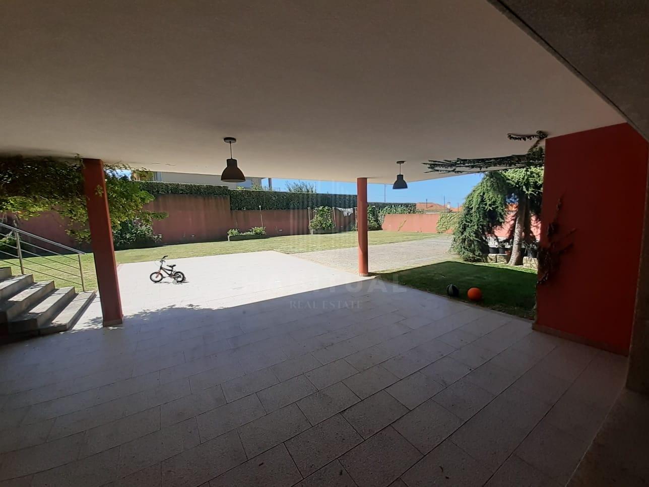 MORADIA ISOLADA T3+2 NO CASTELO DO NEIVA COM VISTA MAR