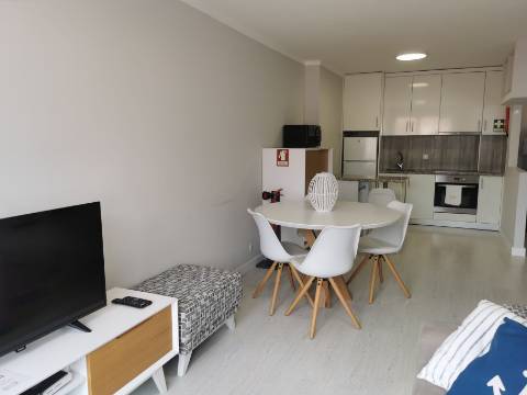 Apartamento T1 em Vila Praia de Ancora - Primeira linha