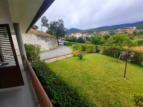 MORADIA T5 EM ESTORÃOS - PONTE DE LIMA