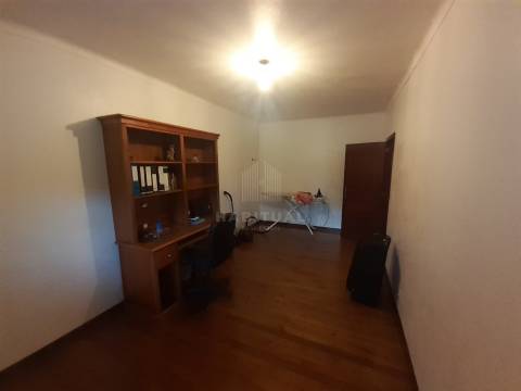 MORADIA T5 EM ESTORÃOS - PONTE DE LIMA