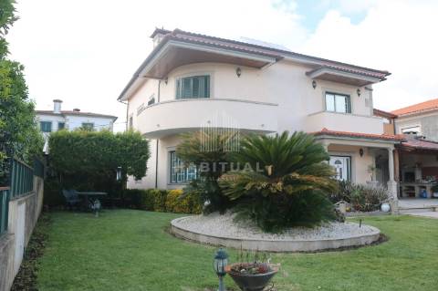 Moradia T5 em Balugães, Barcelos