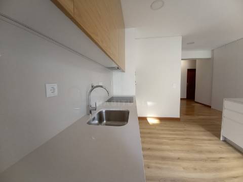 APARTAMENTO T3 COM TERRAÇO NO CENTRO DA CIDADE DE VIANA DO CASTELO