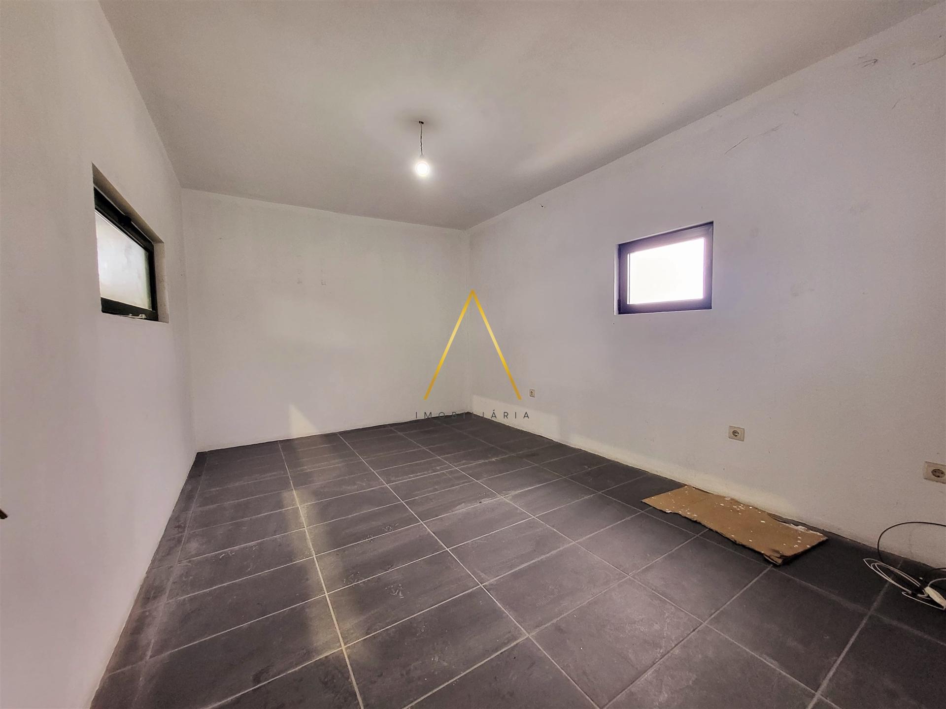 Armazém  Arrendamento em Mundão,Viseu