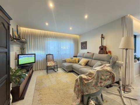 Apartamento T3 Venda em Mafamude e Vilar do Paraíso,Vila Nova de Gaia