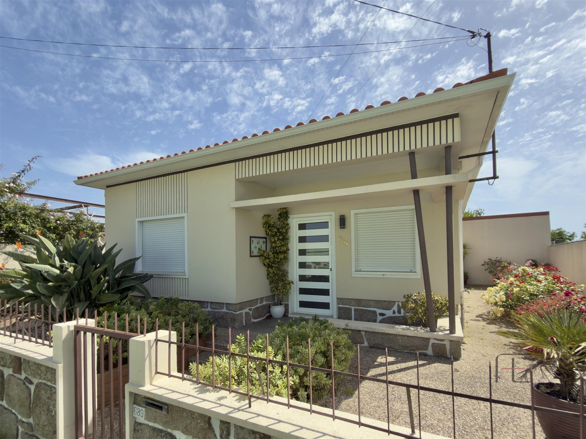 Moradia Isolada T2 Venda em Vila Nova da Telha,Maia