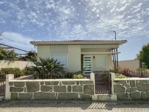 Moradia Isolada T2 Venda em Vila Nova da Telha,Maia