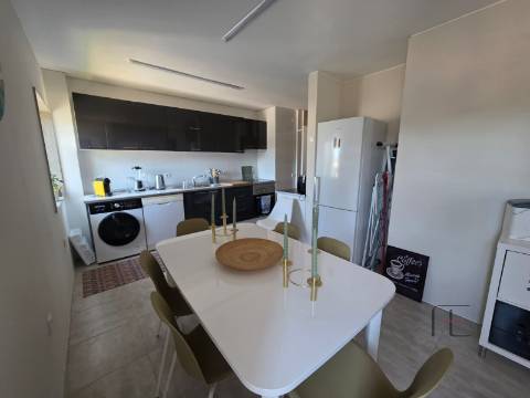 Apartamento T4 Arrendamento em São Mamede de Infesta e Senhora da Hora,Matosinhos