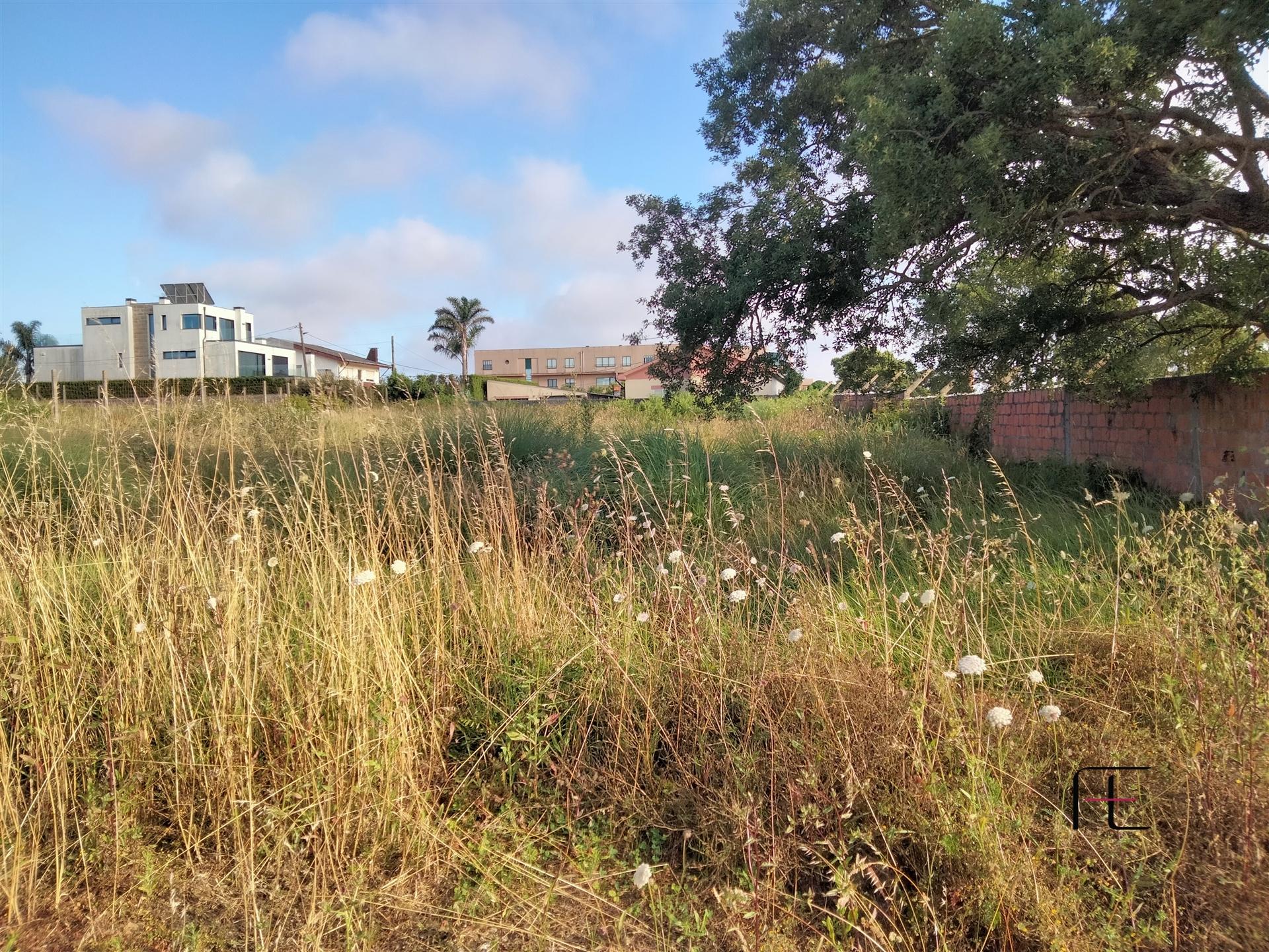 Terreno 1571m² com projeto | São Félix da Marinha – Espinho