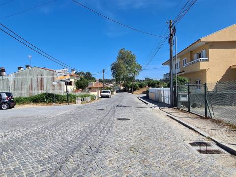 Lote Terreno com 400m2 em Pedroso, Vila Nova de Gaia