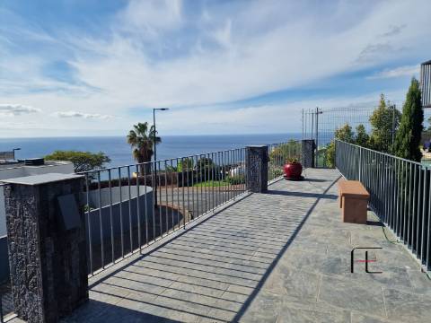 Moradia Isolada T4 Venda em São Martinho,Funchal