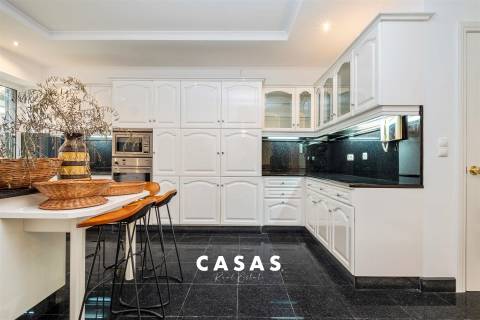 Chalet T4 Venda em Funchal (Sé),Funchal