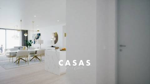 Apartamento de 248 m² C/ Terraço e Piscina Privativa, 2 suites, 2 lugares de Estacionamento