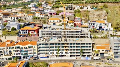 Apartamento de 248 m² C/ Terraço e Piscina Privativa, 2 suites, 2 lugares de Estacionamento