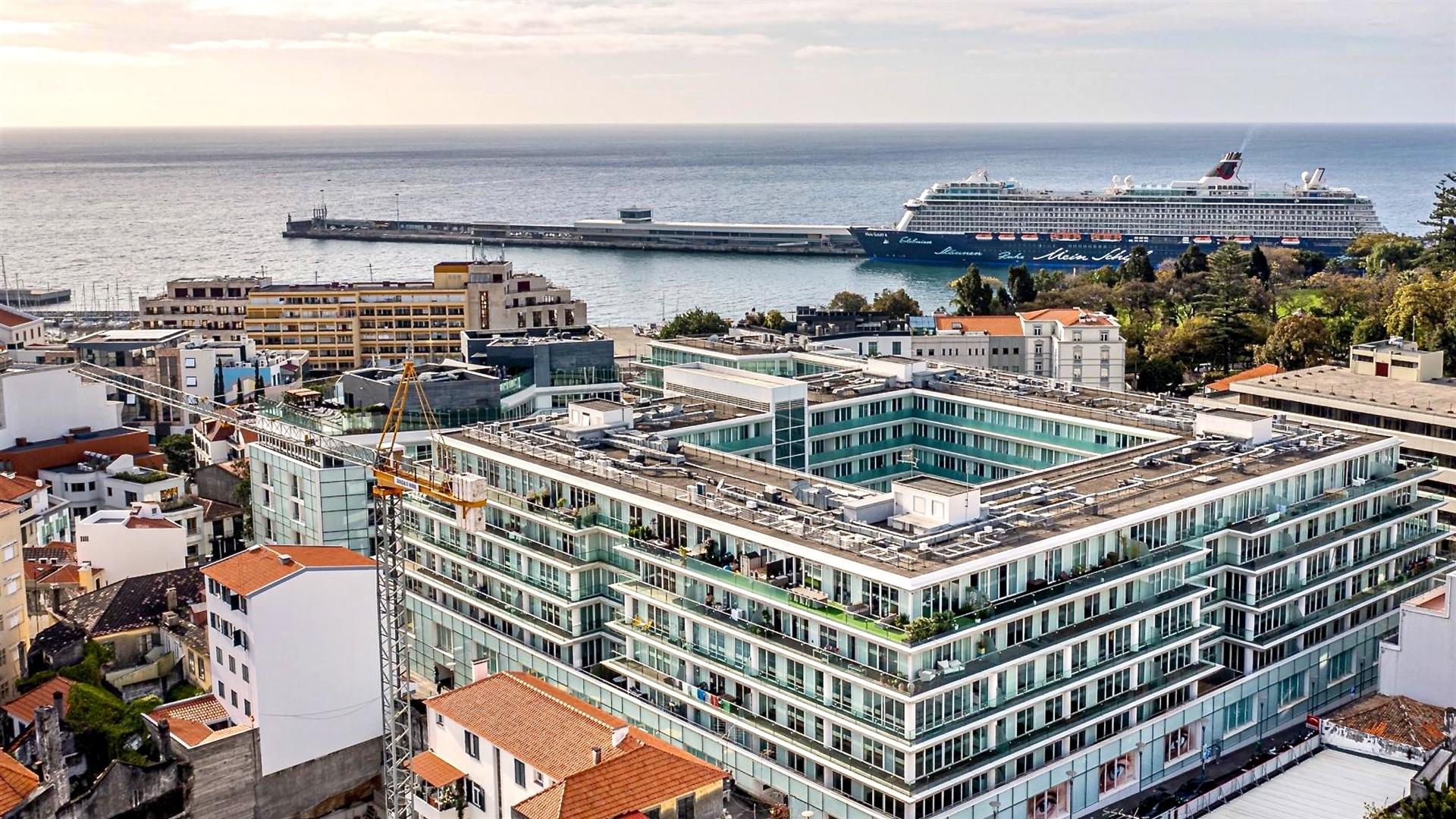LUXURY APARTMENT - T3  FUNCHAL
