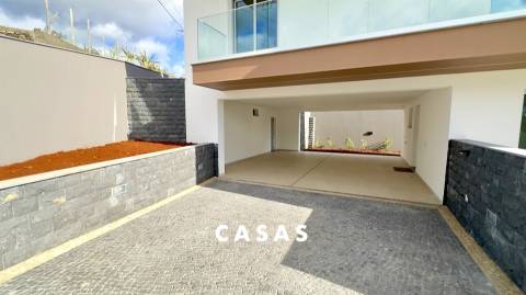 MORADIA DE LUXO NO FUNCHAL - ILHA DA MADEIRA