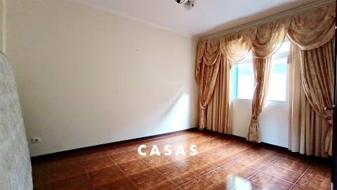 Moradia T4 Venda em Estreito de Câmara de Lobos,Câmara de Lobos