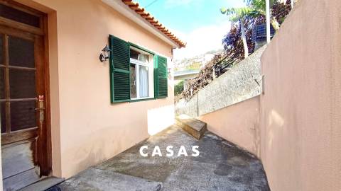 Moradia T4 Venda em Estreito de Câmara de Lobos,Câmara de Lobos