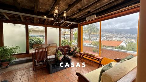 MORADIA T5, SÃO MARTINHO, FUNCHAL - ILHADA MADEIRA