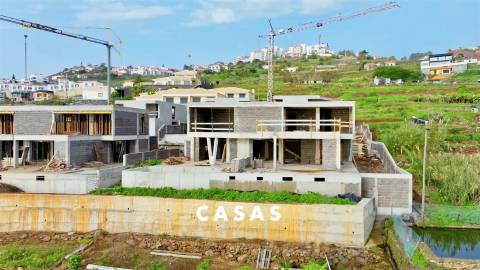 Moradias de Luxo, T4 em Caniço de Baixo, Sta. Cruz - Ilha da Madeira