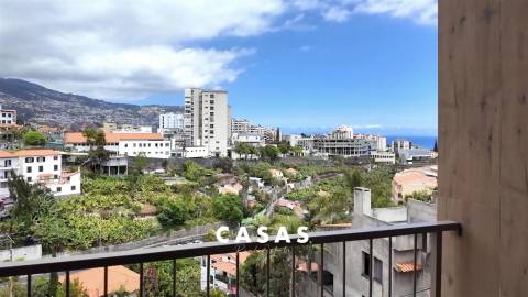 APARTAMENTO T2 NO FUNCHAL, SÃO MARTINHO