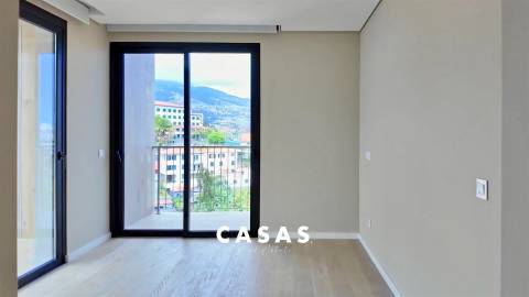 APARTAMENTO T3 NO FUNCHAL, SÃO MARTINHO