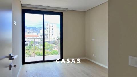 APARTAMENTO T3 NO FUNCHAL, SÃO MARTINHO