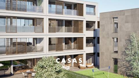 APARTAMENTO T3 com Logradoro de 64m2 + Piscina privada / Estreito de Câmara de Lobos