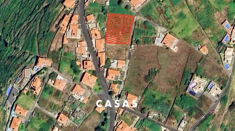 Lote de Terreno Rústico com 1.041m², no Arco da Calheta