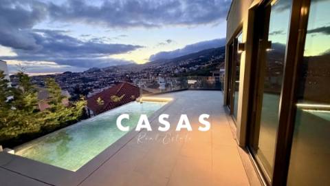 Moradia T2 Arrendamento em Funchal (Santa Maria Maior),Funchal
