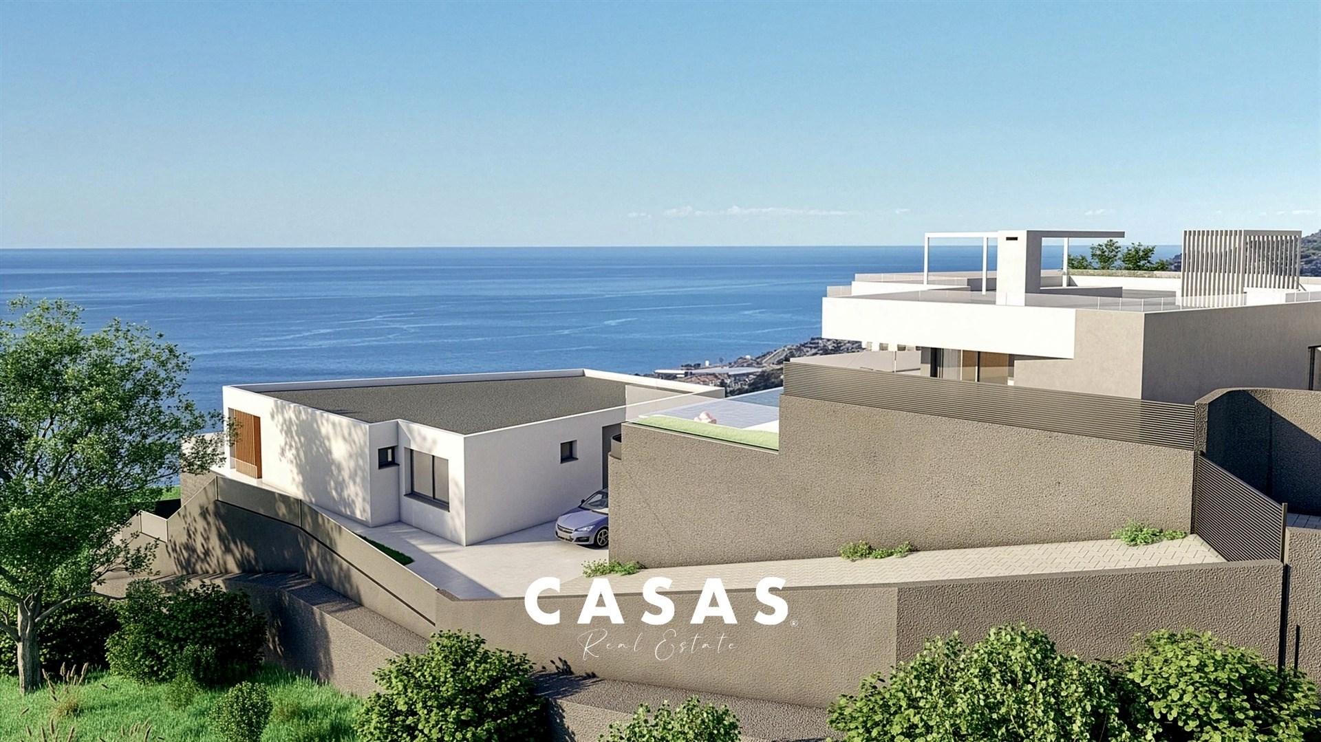 Moradia Geminada com 3 Suítes, Piscina privada, ar-condicionado e garagem para 2 viaturas.