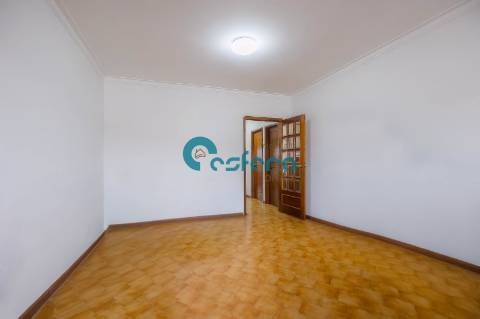 Apartamento T3 Venda em Vilar de Andorinho,Vila Nova de Gaia