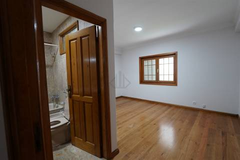Moradia T4 Venda em Gulpilhares e Valadares,Vila Nova de Gaia