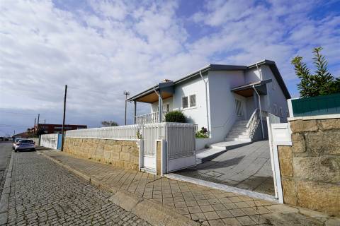 Moradia T4 Venda em Gulpilhares e Valadares,Vila Nova de Gaia