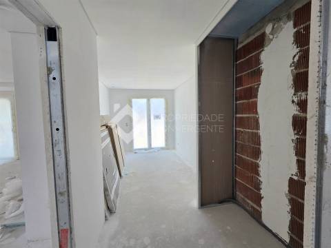 Moradia T4 com piscina - Charneca de Caparica
