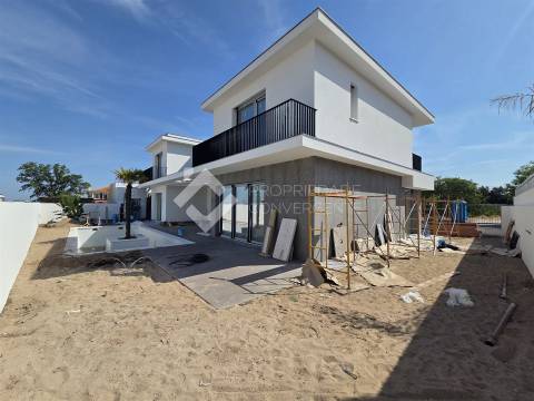 Moradia Isolada T5 com piscina - Azeitão