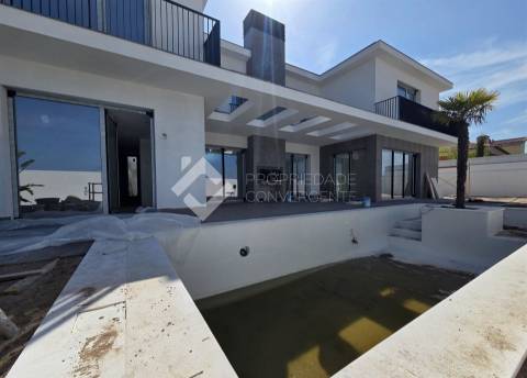 Moradia Isolada T5 com piscina - Azeitão
