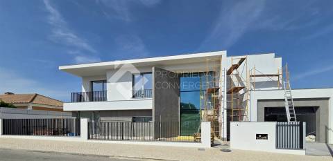 Moradia Isolada T5 com piscina - Azeitão
