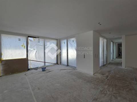 Moradia Isolada T5 com piscina - Azeitão